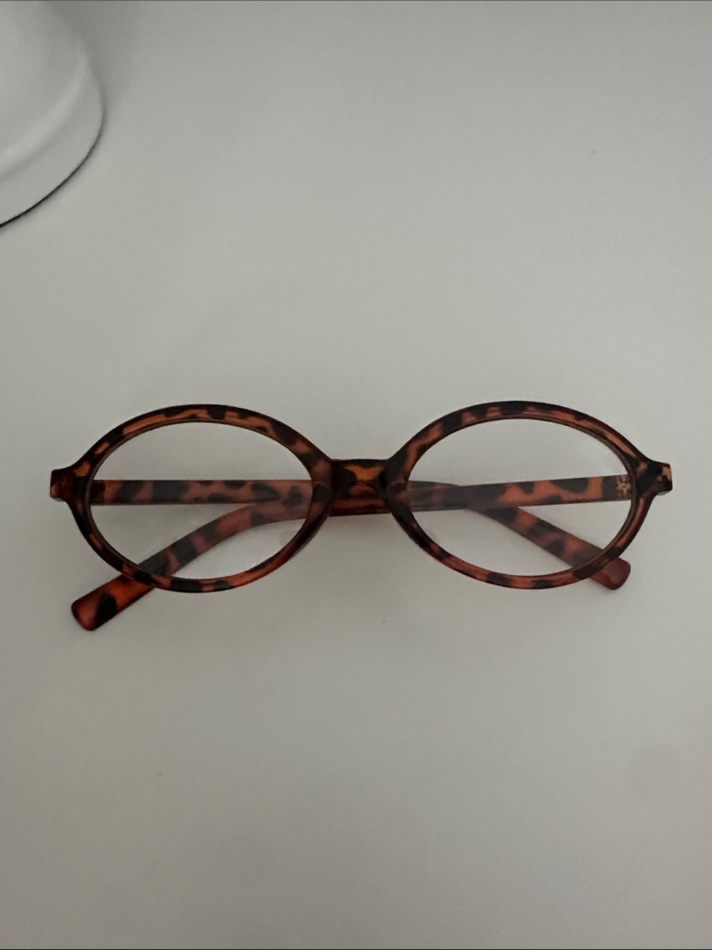 Tortoiseshell Oval Frame Glasses